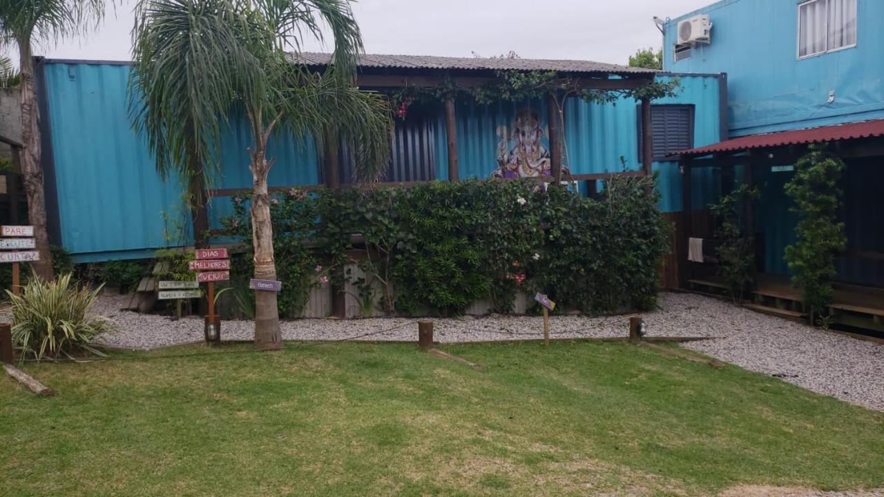 Hindu Box Containers E Cabanas Praia do Rosa Buitenkant foto